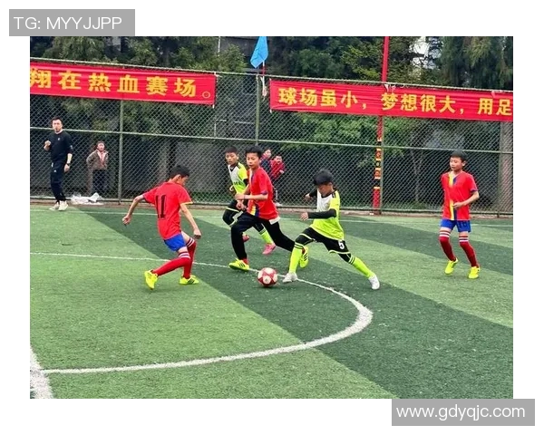 非常可爱的足球明星们在绿茵场上展现魅力与风采的精彩瞬间 非常可爱的足球明星们在绿茵场上展现魅力与风采的精彩瞬间