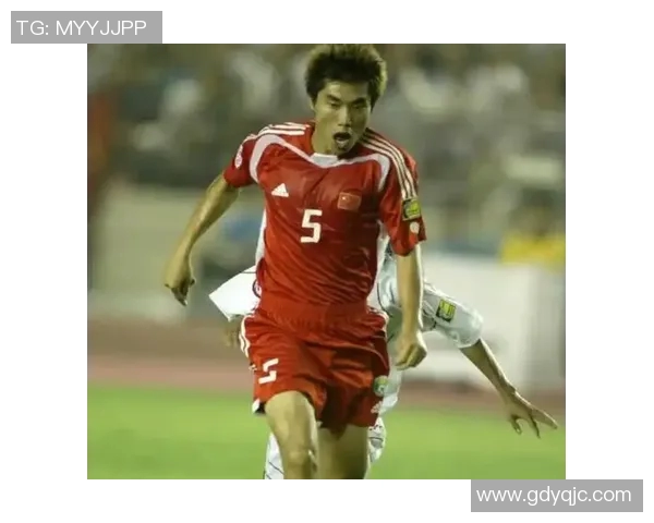 中国足球历史上的明星球员及其对足球发展的影响探讨