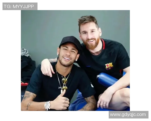 内马尔与众多足球明星同框合影展现足球界的友谊与团结