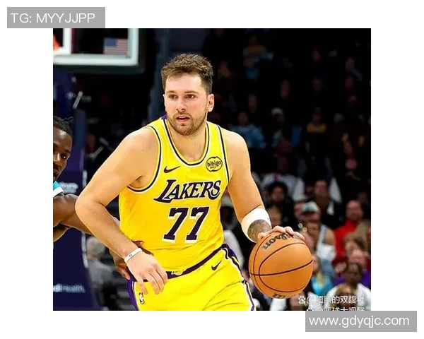 湖人对阵黄蜂精彩对决12月16日直播全程回顾与分析 湖人对阵黄蜂精彩对决12月16日直播全程回顾与分析